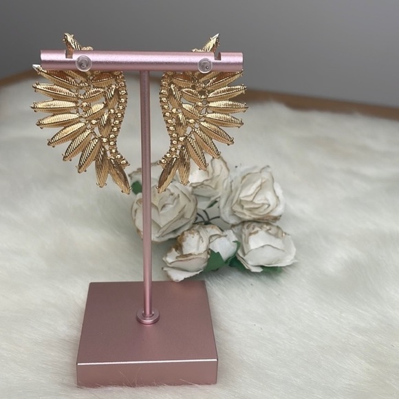 Wing Shape Green Crystal Earrings - Picture 4 of 6